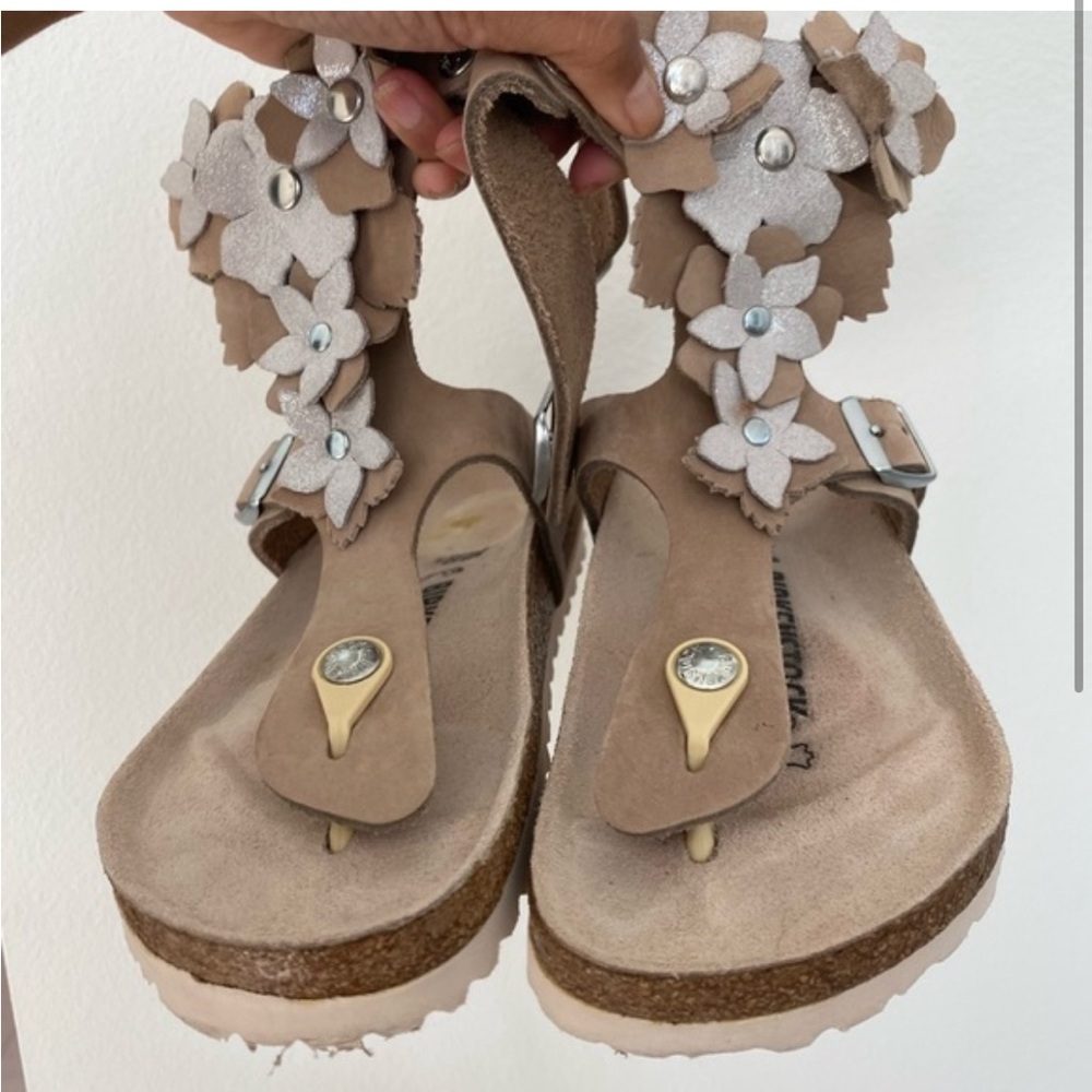 Birkenstock high flower Gizeh. Special limited edition.